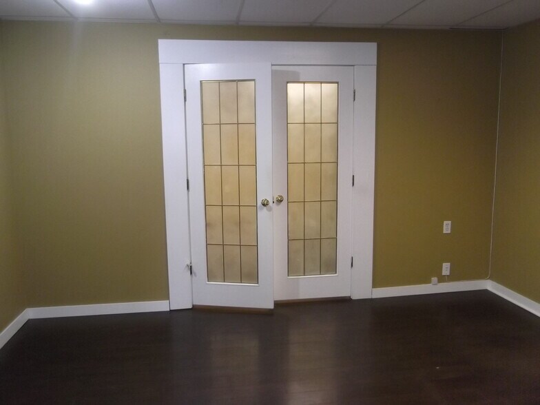 More Photos Of 33 Blackfoot Rd, Sherwood Park Office For Lease