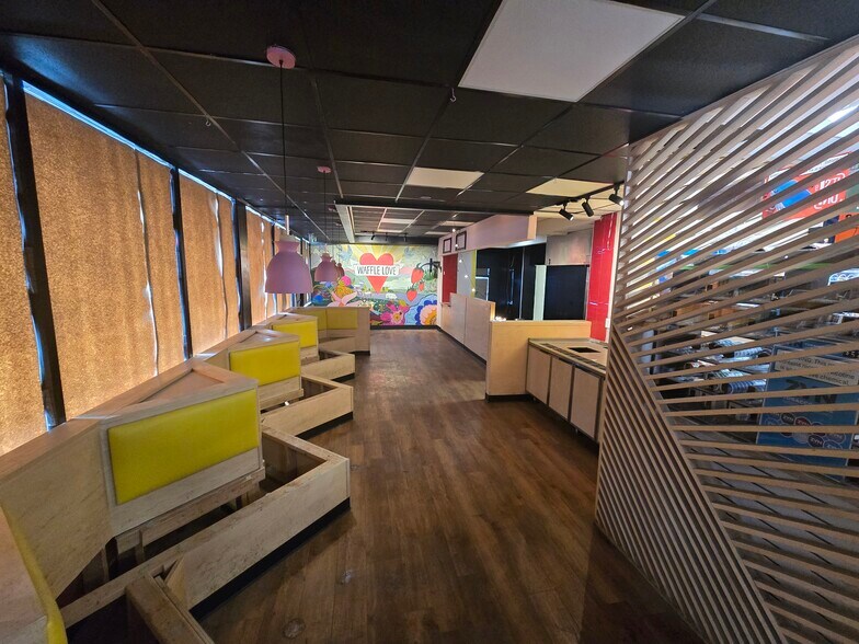 More Photos Of 25 S State St, Lindon Restaurant For Lease