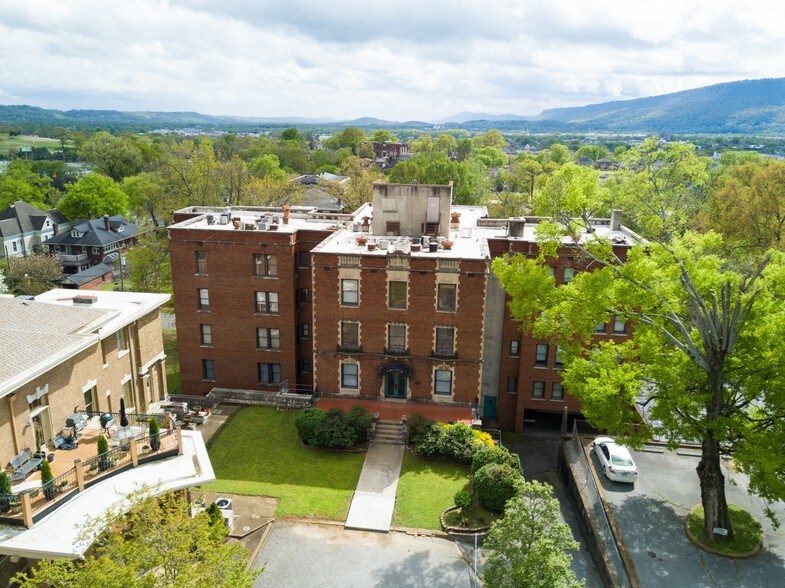 More Photos Of 870 Vine St, Chattanooga Apartments For Lease