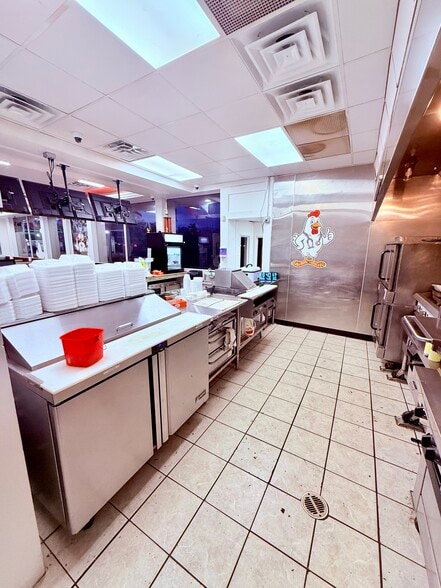 More Photos Of 1187 S Gratiot Ave, Clinton Township Restaurant For Lease