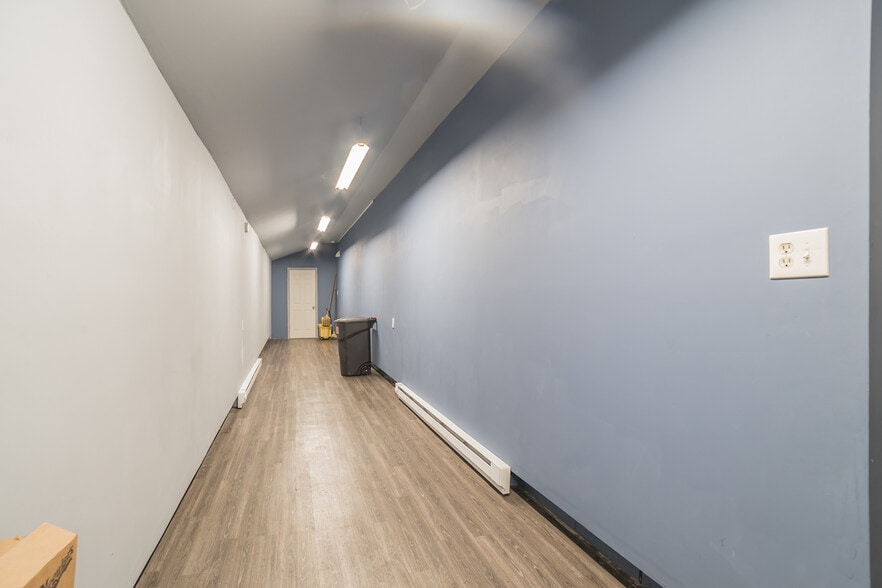 More Photos Of 2351 E North Ave, Baltimore Auto Repair For Sale