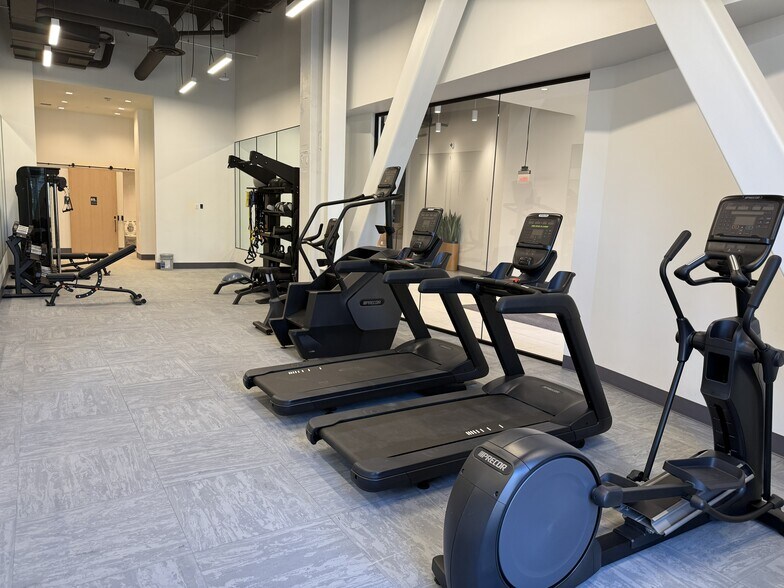 More Photos Of 4835 S Highland Dr, Holladay Office For Lease