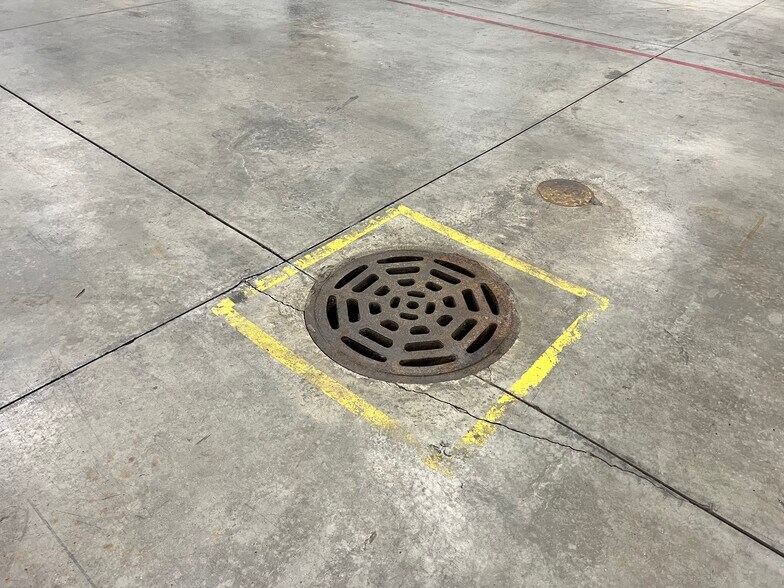 More Photos Of 2803 S Stoughton Rd, Madison Warehouse For Lease