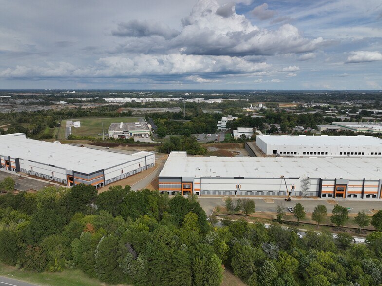 More Photos Of 3480 Stateview Blvd, Fort Mill Unknown For Lease