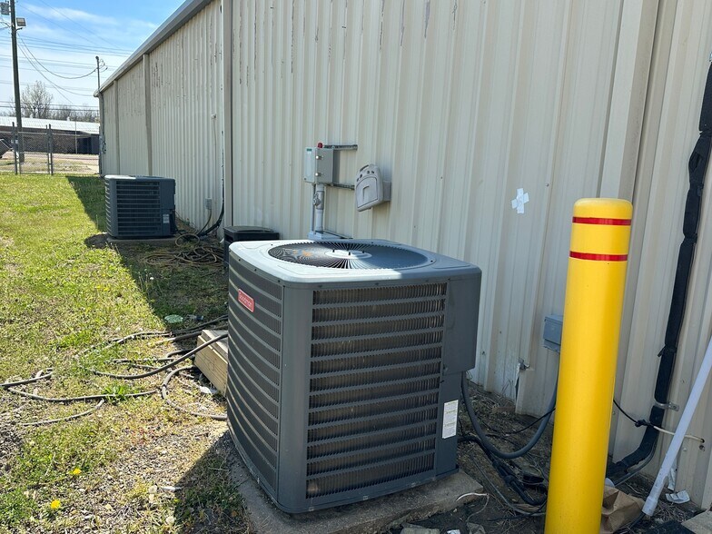 More Photos Of 13077 MS Highway 182, Starkville Flex For Lease