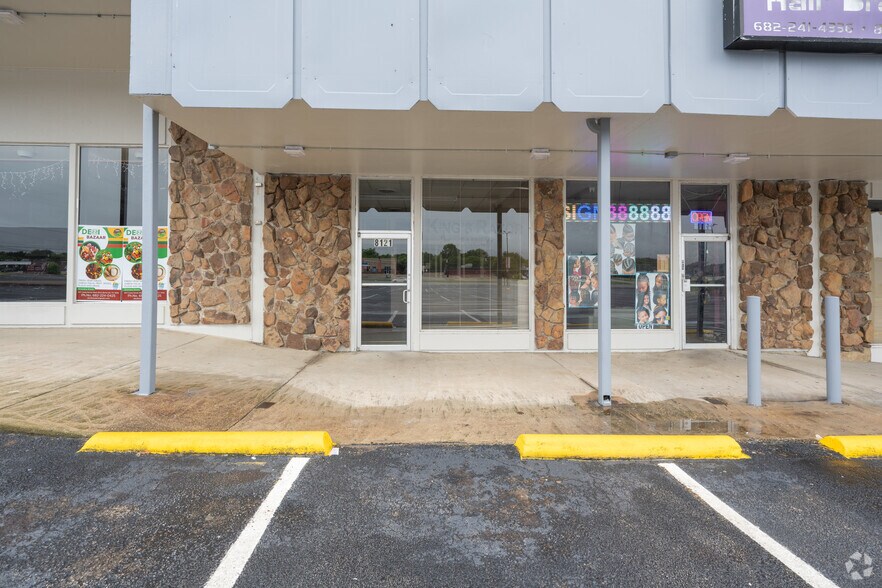More Photos Of 8101-8155 Camp Bowie West Blvd, Fort Worth General Retail For Lease