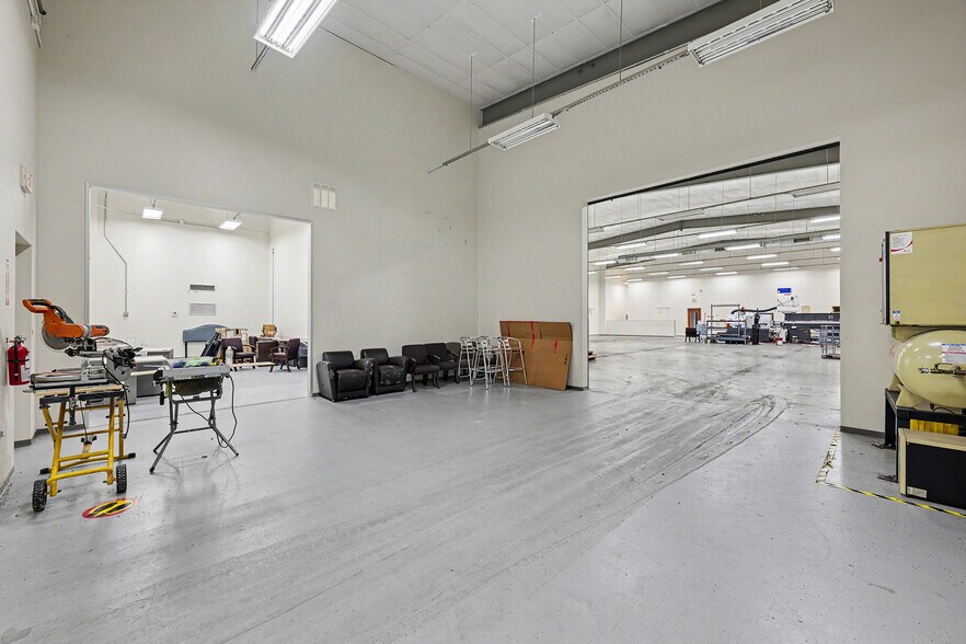 More Photos Of 519 Rankin Park N, Houston Warehouse For Lease