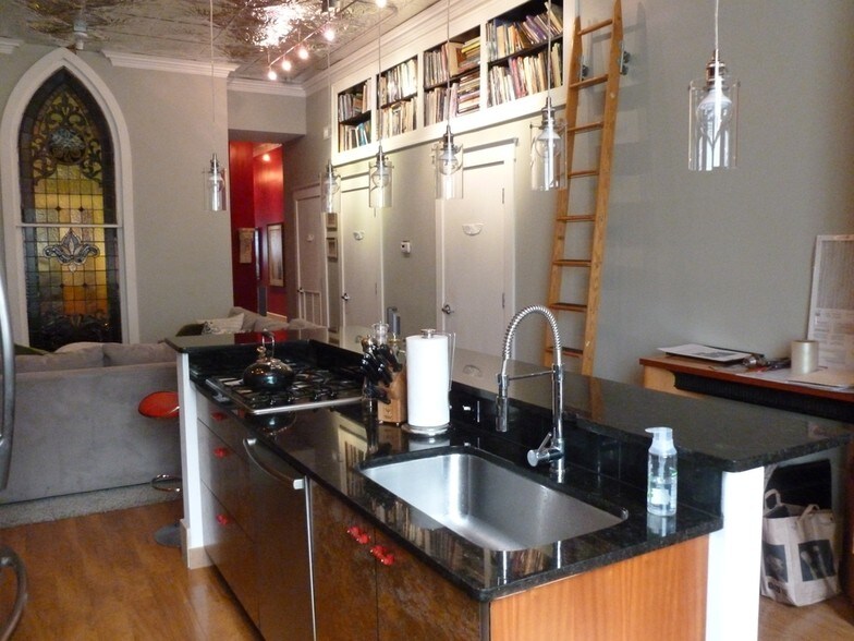 More Photos Of 35 N Saginaw St, Pontiac Storefront Retail Residential For Sale