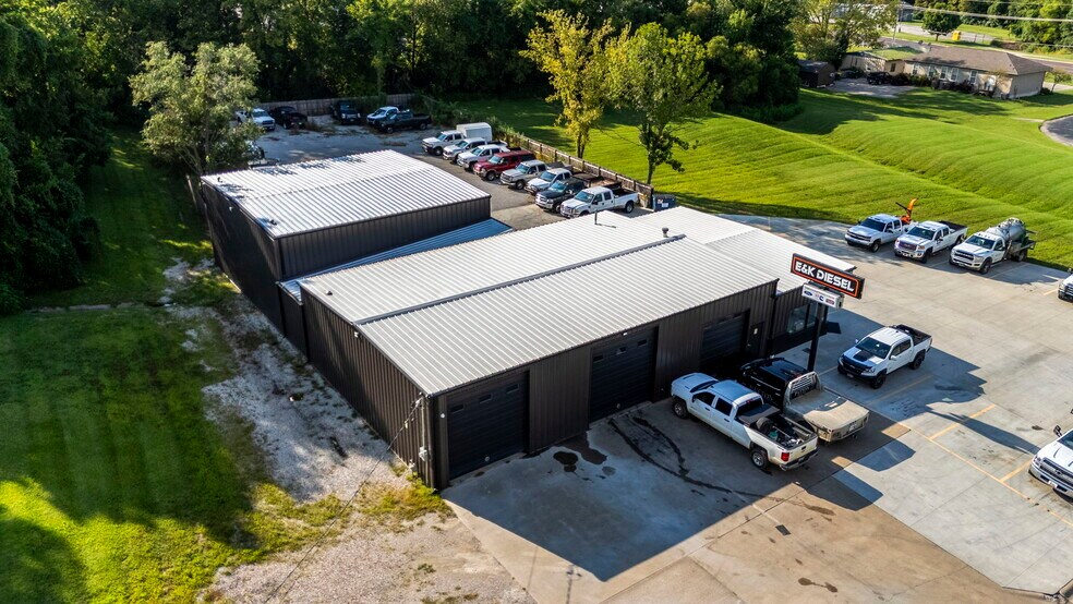 More Photos Of 404 N East St, Paola Auto Repair For Sale