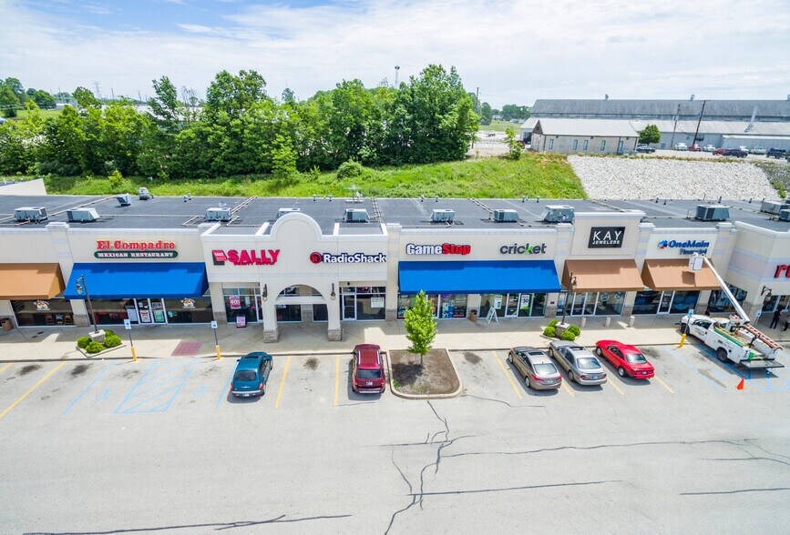 More Photos Of 3074-3132 John Williams Blvd, Bedford Freestanding For Lease