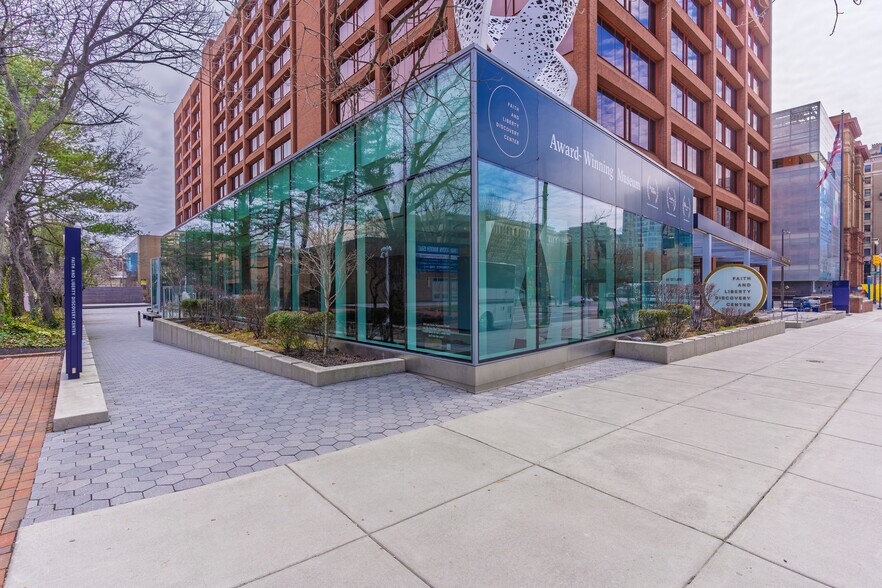 More Photos Of 101 N Independence Mall E, Philadelphia Office For Lease
