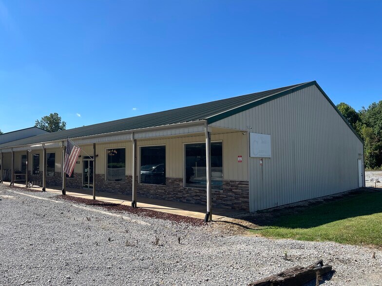 Primary Photo Of 653 Lakeway Dr, Russell Springs Showroom For Sale