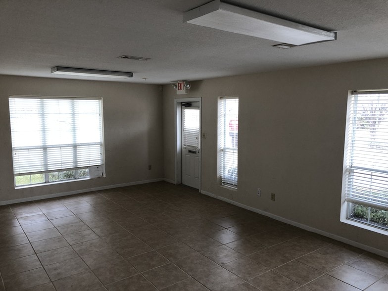 More Photos Of 2600 NASA Rd 1, Seabrook Medical For Sale