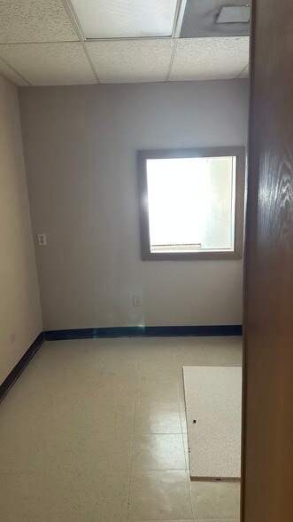 More Photos Of 1580 Connally Dr, Atlanta Office For Lease