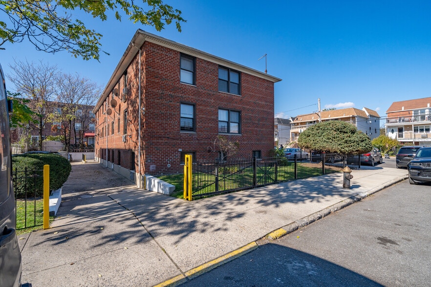 More Photos Of 8414-84-18 149th Ave, Jamaica Apartments For Sale