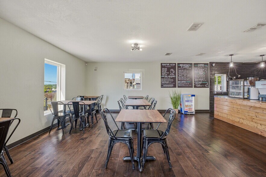 More Photos Of 608 SW Big Bend Trl, Glen Rose Restaurant For Sale