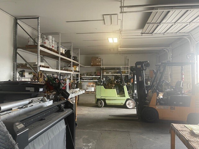More Photos Of 2546 Franklin St, Fort Myers Warehouse For Sale