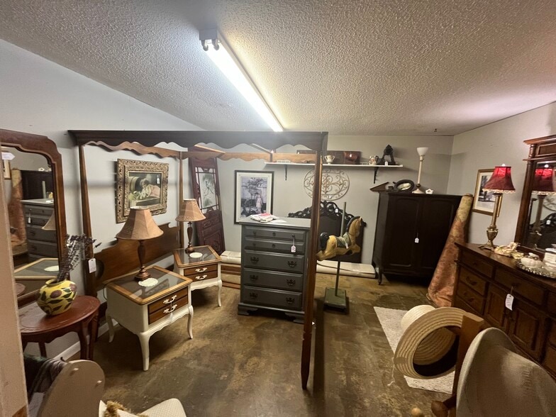 More Photos Of 8111 Highway 119, Alabaster Freestanding For Sale