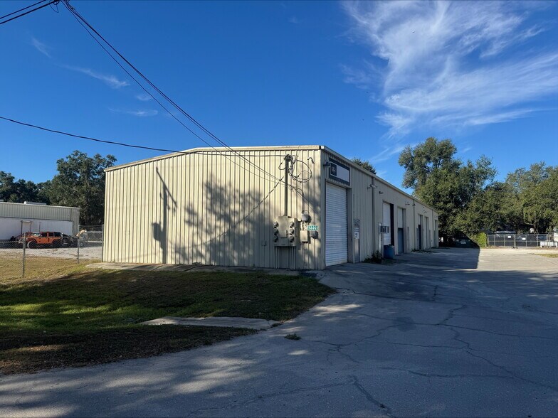 Primary Photo Of 12220 Hazen Ct, Thonotosassa Warehouse For Lease