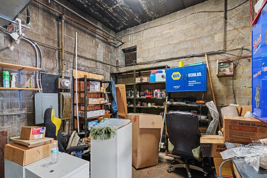 More Photos Of 3528 Harrison Ave, Cincinnati Auto Repair For Sale