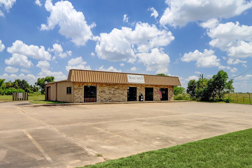 More Photos Of 193 Schmidt Rd, Sealy Freestanding For Sale