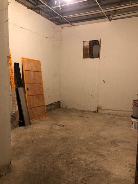 More Photos Of 6705 Holabird Ave, Dundalk Storefront For Sale