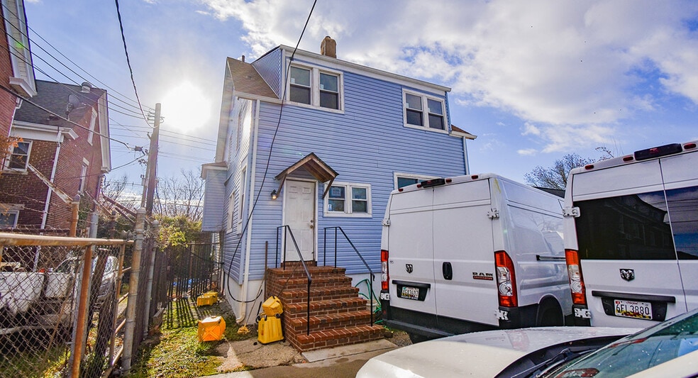 More Photos Of , Brentwood Unknown For Sale