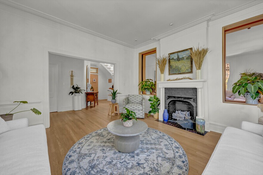 More Photos Of 118 S 4th St, Wilmington Hospitality For Sale