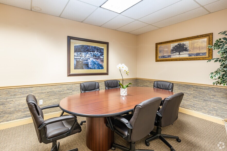More Photos Of 10100 W Sample Rd, Coral Springs Office For Lease