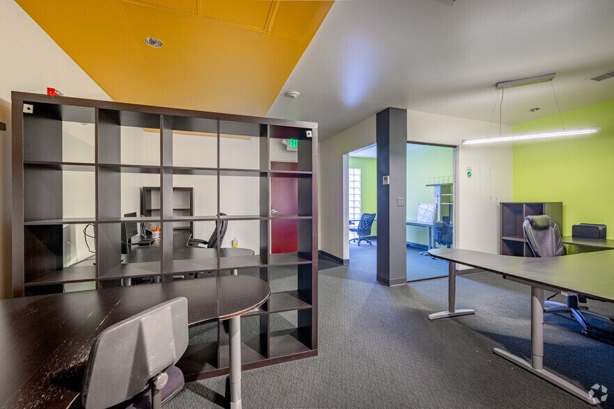 More Photos Of 419 N Charles St, Baltimore Office For Sale