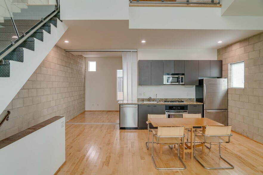 More Photos Of 717-743 N Highland Ave, Los Angeles Flex For Sale