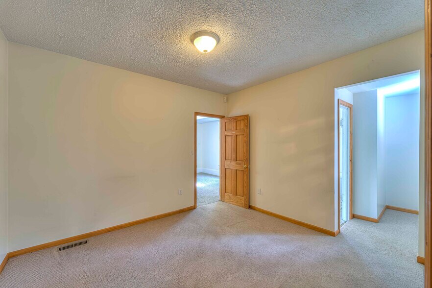 More Photos Of 604 Greenwood Pl, Jackson Office For Lease