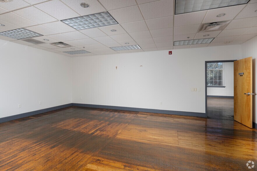 More Photos Of 100 CTC Dr, Edgefield Warehouse For Sale