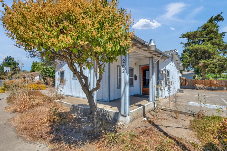 More Photos Of 221 G St, Porterville Medical For Sale