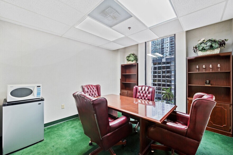 More Photos Of 1110 Brickell Ave, Miami Office Residential For Lease