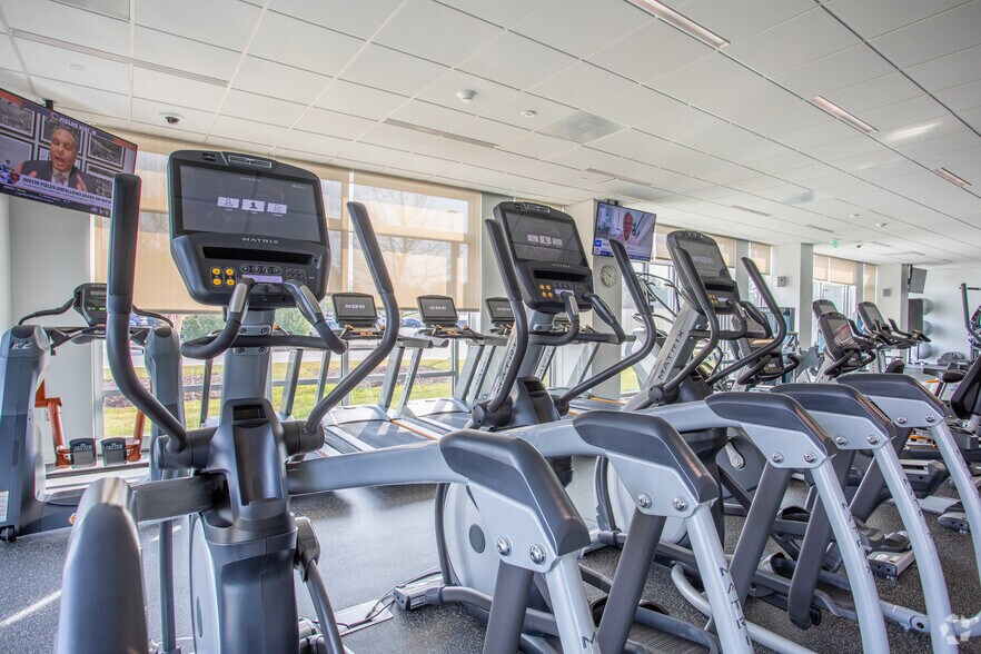 More Photos Of 7033 Louis Stephens Dr, Morrisville Office For Lease