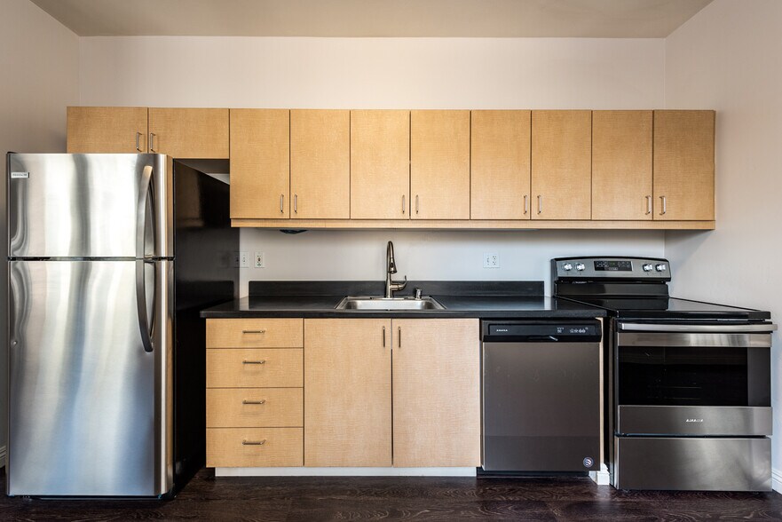 More Photos Of 1043-1045 6th Ave, San Diego Storefront Retail Residential For Sale