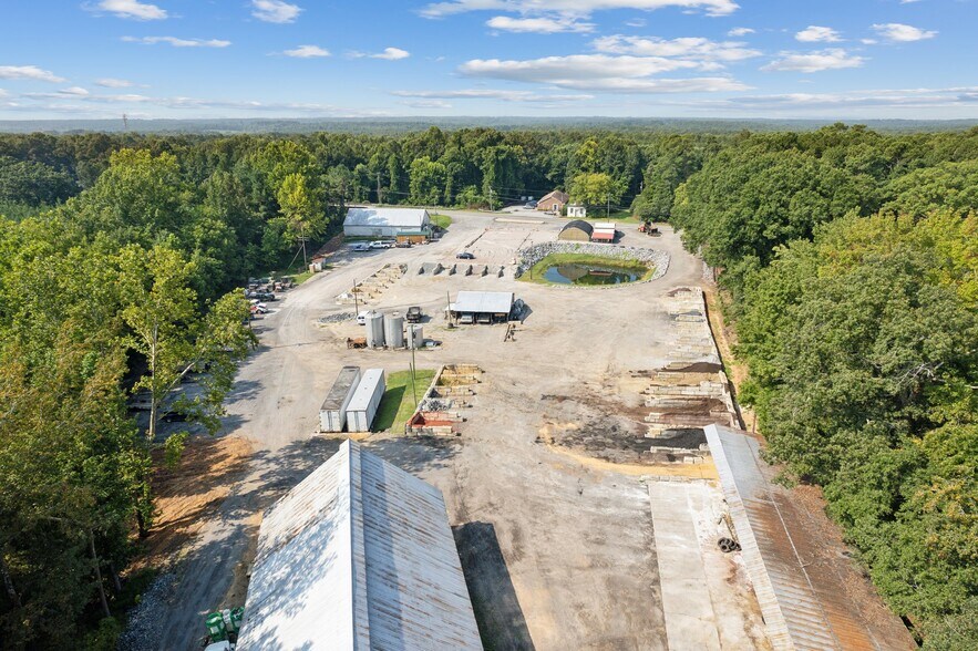 More Photos Of 14417 Courthouse Rd, Dinwiddie Flex For Sale