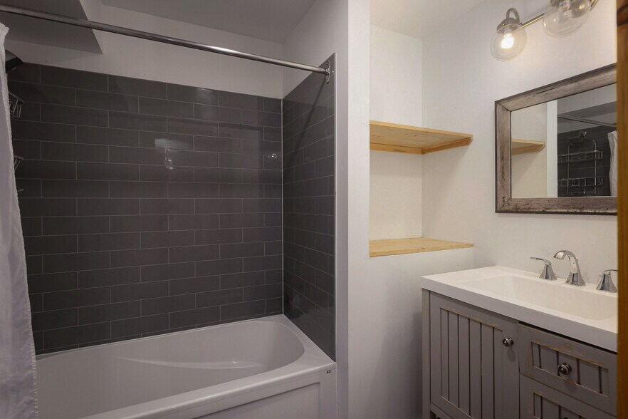 More Photos Of 210 Arlberg Cres, Blue Mountains Specialty For Sale