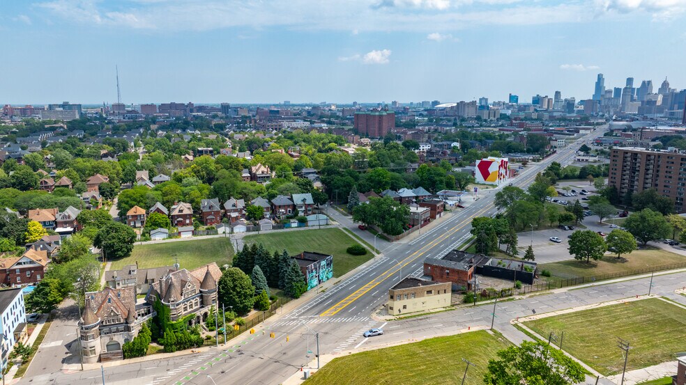 More Photos Of 4126 Grand River Ave, Detroit Research And Development For Sale
