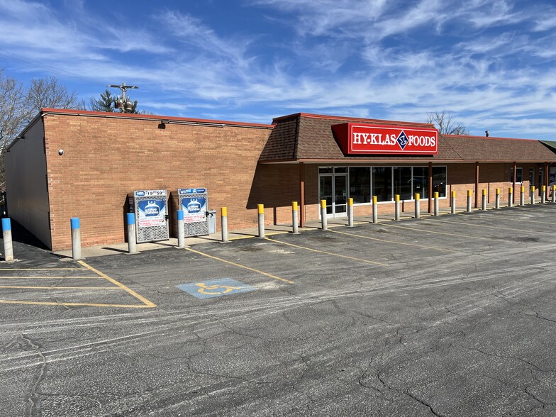 Primary Photo Of 205 S US Highway 169, Gower Storefront For Sale