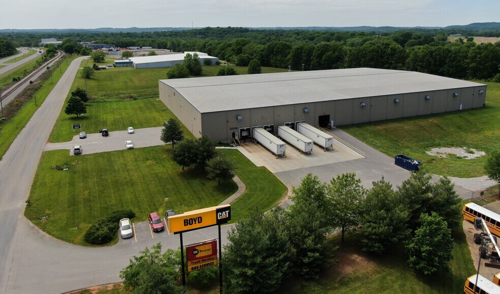 More Photos Of 370 High Rail Way, Bowling Green Warehouse For Lease