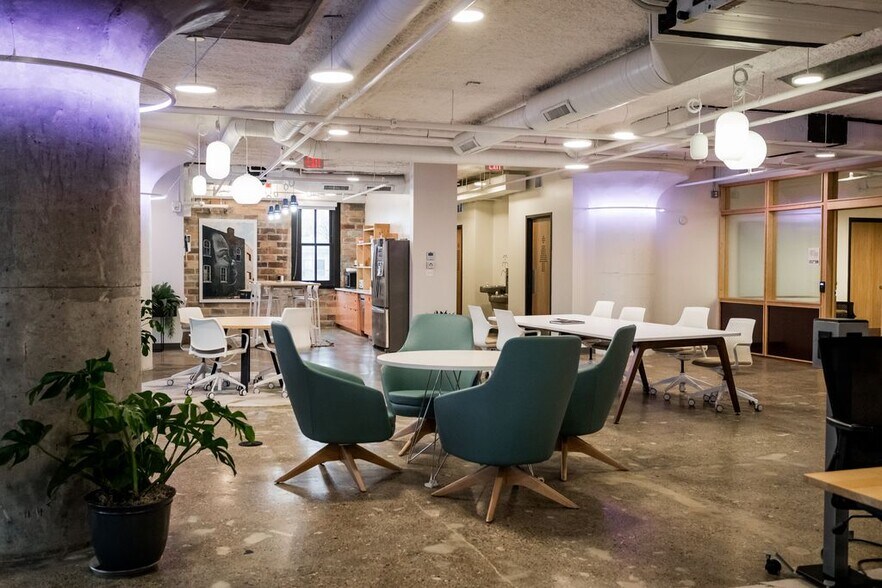 More Photos Of 2937 E Grand Blvd, Detroit Medical For Lease