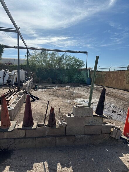 More Photos Of 5218 W Missouri Ave, Glendale Warehouse For Sale