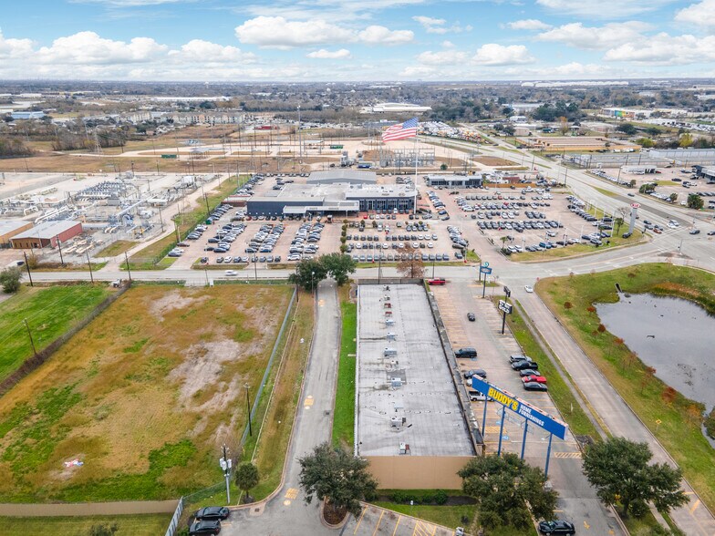 More Photos Of 11657 Gulf Fwy, Houston Unknown For Lease