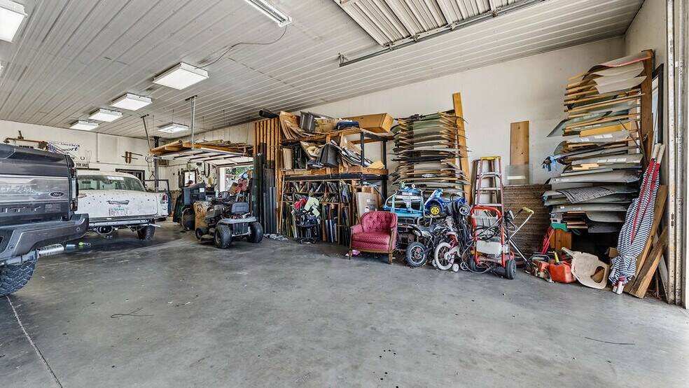 More Photos Of 65 W Main St, Farmington Freestanding For Sale