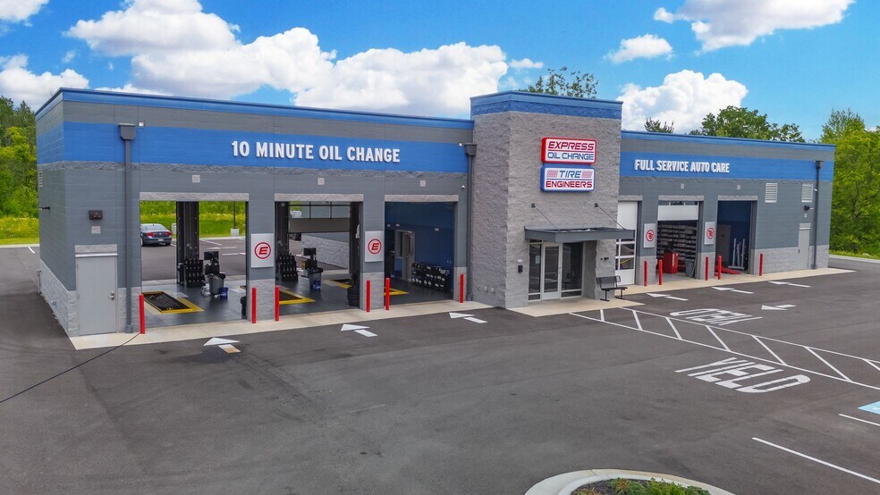 Primary Photo Of 61370 Southgate Rd, Cambridge General Retail For Sale