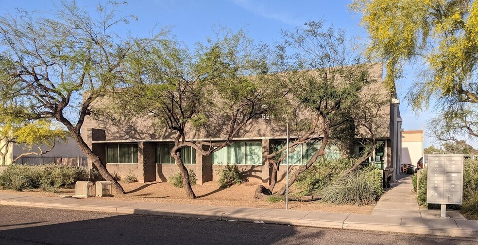 Primary Photo Of 624 S Perry Ln, Tempe Warehouse For Lease