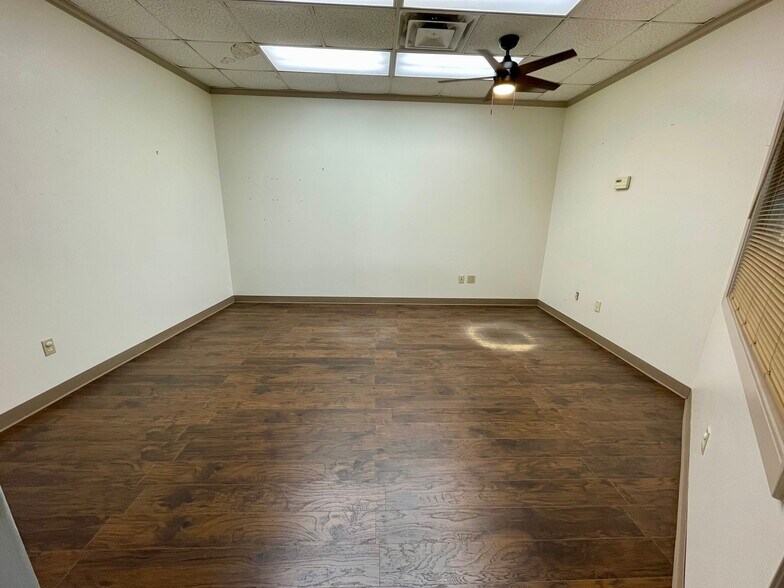 More Photos Of 17601 State Highway 155 S, Flint Warehouse For Sale