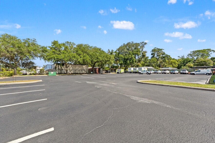 More Photos Of 2820 Spring Glen Rd, Jacksonville Office For Sale